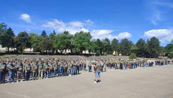 ТРАДИЦИОНАЛНО ОКУПЉАЊЕ НЕКАДАШЊИХ ПИТОМАЦА ШРОП-А: Уз “Билећанку” евоцирали успомене