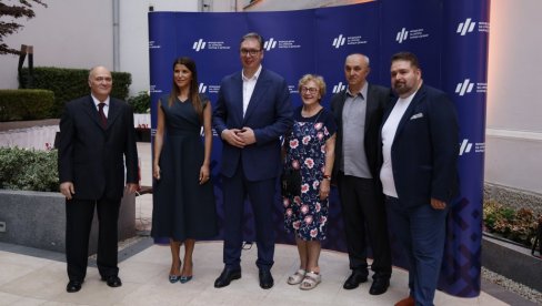 VUČIĆ: Verujem da će Napredak i u godinama pred nama nastaviti da bude mesto susreta teorije i prakse