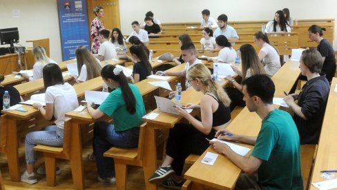 PRVI INDEKSI  U SEPTEMBRU?  Čeka se odluka Vlade o mestima na budžetu i kalendar upisa