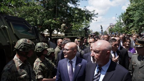 ПРЕМИЈЕР ВУЧЕВИЋ: Наша држава је чврсто опредељена за мир и чинићемо све да га сачувамо