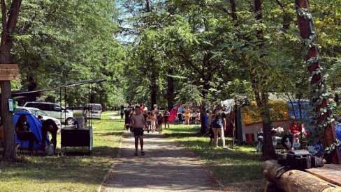 LOGOROVANJE JE PUT DO KATARZE: Regina fest u Malom Staparu kod Sivca poziv na povratak prirodi i zdravom životu