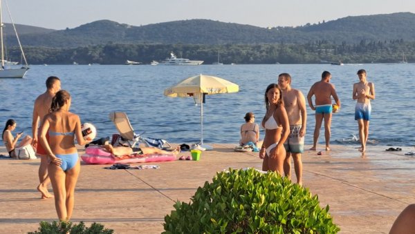 ХАВАРИЈА У ЦРНОЈ ГОРИ: Омиљена дестинација Срба без воде до даљнег ХАВАРИЈА У ЦРНОЈ ГОРИ: Омиљена дестинација Срба без воде до даљнег