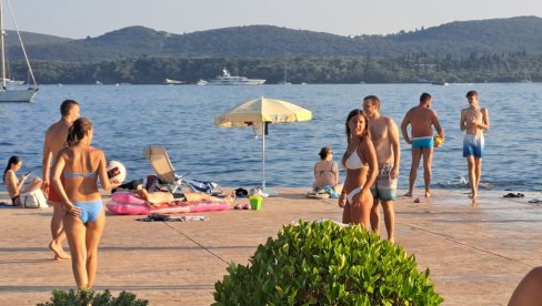 ХАВАРИЈА У ЦРНОЈ ГОРИ: Омиљена дестинација Срба без воде до даљнег
