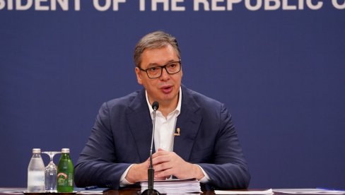 Vučić sa legendarnim Juseinom Boltom (VIDEO)