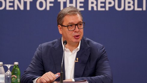 VUČIĆ STIGAO U NIŠ: Predsednik sleteo na aerodrom Konstantin Veliki