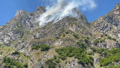 POŽAR UGROŽAVA DURMITOR I PROKLETIJE: Upozoravaju iz JP Nacionalni parkovi Crne Gore