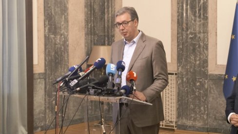 VUČIĆ SAOPŠTIO SJAJNE VESTI: Otkrio kada počinje proizvodnja grande pande, pa pomenuo plate i penzije