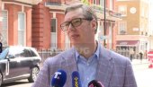 VUČIĆ SE OBRATIO IZ LONDONA: Petak veliki dan za Srbiju - Sa Šolcem u Beograd dolazi i glavni šef Mercedesa (VIDEO)