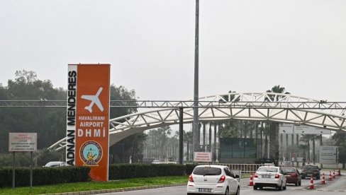 DRAMATIČNE SCENE NA TURSKOM AERODROMU: Sve zatvoreno, letovi preusmereni, razlog neverovatan