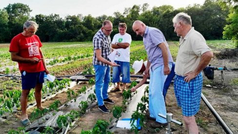 ПАОРИ УКОШТАЦ СА КЛИМОМ: Параћински пољопривредници укључени у пројекат ФАО за јачање отпорности биљних култура