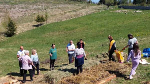 ЗЛАТНИ ПЛОДОВИ ЗЛАТАРСКИХ ДИВОВА: Већ пет година једна нововарошка хуманитарна организација окупља и помаже особе ометене у развоју