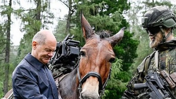 ЗА ШТА СЕ ТО НЕМЦИ СПРЕМАЈУ: Шолц објавио фотографије са војницима (ФОТО)