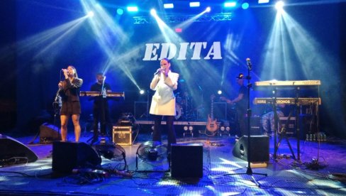 MUZIKA MI JE KAO IZVOR ŽIVOTA: Edita Aradinović svojim dolaskom izazvala erupciju emocija svih prisutnih (FOTO)