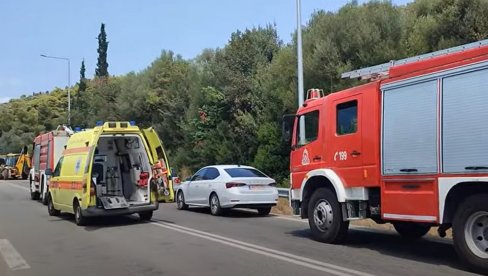 POGINULE 4 OSOBE, MEĐU NJIMA BEBA I DEVOJČICA: Nezapamćena tragedija u Grčkoj - Prizori sa mesta nesreće uznemirijući (VIDEO)