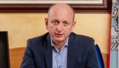 KNEŽEVIĆ PODELIO STUDENTIMA UPUTSTVA ZA DOBIJANJE DESETKE: Važno je razgovetno i na slogove psovati srpsku majku (FOTO)