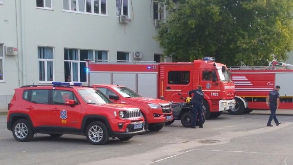 ЗАСТРАШУЈУЋИ СНИМАК БУКТИЊЕ: Велики пожар на Новом Београду (ВИДЕО)