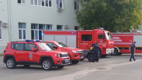 UGAŠEN POŽAR; Vatra izbila na gradilištu u Bulevaru heroja sa Košara u Novom Beogradu