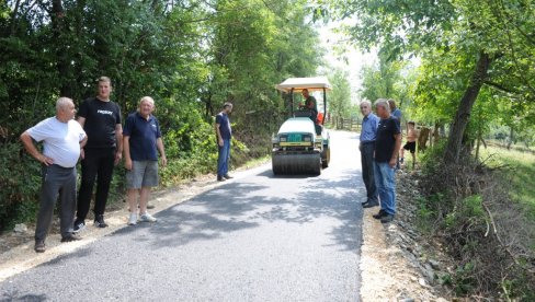 ASFALT STIGAO U STARO SELO: Obnova lokalnih puteva u ruralnim sredinama kraljevačkog kraja