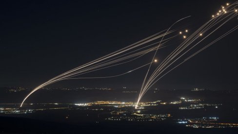 BARAŽ RAKETA LETI KA IZRAELU, SIRENE ZAVIJAJU: Hezbolah pokrenuo masovni napad odmazde (VIDEO)