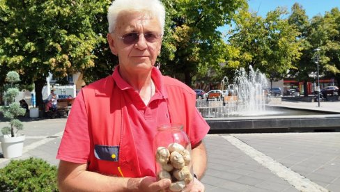 JESTE LI PROBALI CRNI ČEN BELOG LUKA? Ne miriše neprijatno, a proizvodi ga Paraćinac Zoran Stojanov (FOTO)