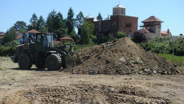 ВОЈСКА ГРАДИ ПУТЕВЕ КРОЗ ИМАЊЕ: Настављена вишедеценијска сарадња Војске Србије и Манастира Жиче код Краљева