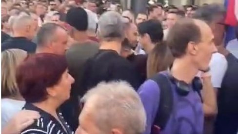 OBEĆANJE OPOZICIJE SA PROTESTA: Ponovo ćemo vas ostaviti bez posla i zakatančiti fabrike! (VIDEO)