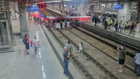 PRINCIPIJELNO: Sad im je heroj protesta pobednik rijalitija, a na prošlim su tražili da se rijalitiji zabrane (FOTO)