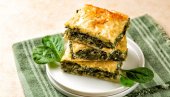 SPANAKOPITA: Grčka pita od sira i spanaća