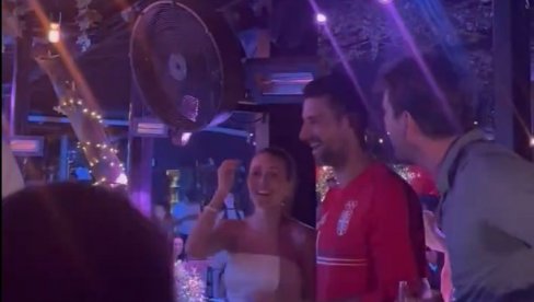 ZA PAMĆENJE! Novak i Jelena Đoković uz čuveni hit proslavili zlato sa Olimpijskih igara (VIDEO)