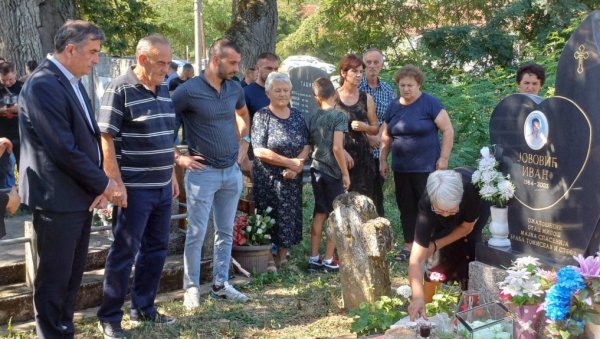 ПОРАСТОС У ГОРАЖДЕВЦУ: Служен помен убијеним српским дечацима на реци Бистрици