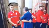 JOKIĆ U NEVERICI: Bilo vam je simpatično KAKO se Aleksa rukovao sa Vučićem? Vidite tek SNIMAK OD NEKOLIKO SEKUNDI PRE (VIDEO)