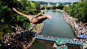 LASTE SA UŽIČKOG ŽELEZNIČKOG MOSTA: Takmičari iz regiona učestvuju u skokovima u vodu