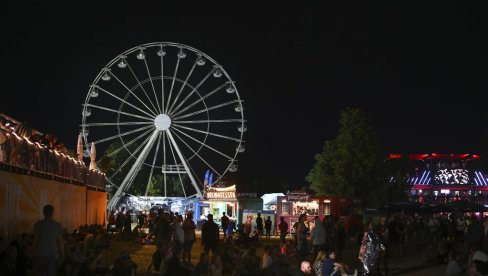 ZAPALIO SE PANORAMSKI TOČAK NA FESTIVALU: Najmanje 30 povređenih u nesreći u Nemačkoj (FOTO)