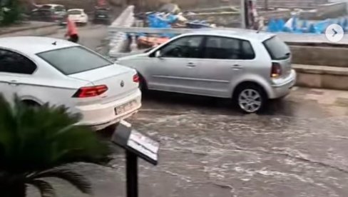 СНАЖНО НЕВРЕМЕ СЕ СРУЧИЛО НА ЦРНУ ГОРУ: Водене бујице на све стране, ситуација на аеродрому драматична (ВИДЕО)