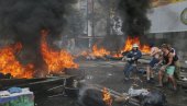 MRAČNE NAMERE: Čanak priželjkuje ukrajinski scenario za Srbiju (FOTO) MRAČNE NAMERE: Čanak priželjkuje ukrajinski scenario za Srbiju (FOTO)