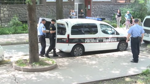 AUTOMOBILOM SLETEO S PUTA I UDARIO U DRVO: Vozač hitno prevezen u bolnicu