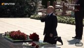 PUTIN PRVI PUT SNIMLJEN KAKO KLEČI: Ovo je razlog nesvakidašnjeg poteza ruskog predsednika (VIDEO)