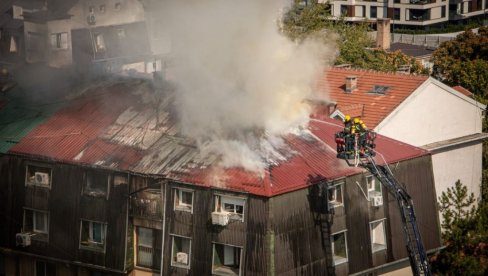 ŠTETA U ŠEST STANOVA: Čelnici GO Palilula razgovarali sa stanarima zgrade u Vlašićkoj ulici na Karaburmi gde je u četvrtak izbio požar