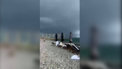 NEZAPAMĆEN TORNADO POGODIO RUSIJU: Nebo prekriveno crnim oblacima, izgleda jezivo (VIDEO)