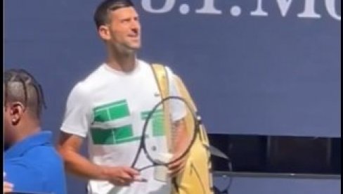 DA UPAMTE ZA SVA VREMENA! Evo kakvu torbu je Novak Đoković doneo na trening pred Ju-Es open (VIDEO)