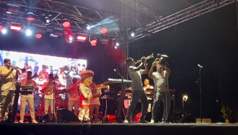 FESTIVAL U LESKOVCU OTVARA TEA TAIROVIĆ: Jubilarna 35. „Roštiljijada“ najavljena kao najvatrenija žurka leta
