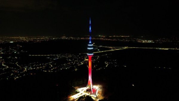 РЕКРЕАТИВНО ВЕЖБАЊЕ НА ПЛАНИНИ: Ноћни фитнес испод Авалског торња РЕКРЕАТИВНО ВЕЖБАЊЕ НА ПЛАНИНИ: Ноћни фитнес испод Авалског торња