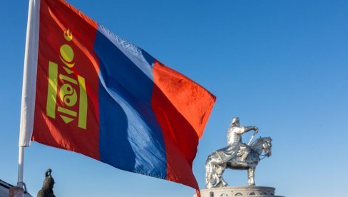 ЏИНГИС КАН БИ БИО ПОНОСАН! Десетине хиљада Монгола у 4 ујутру било је напољу - никада нећете погодити зашто! (ВИДЕО)