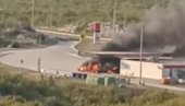 ODJEKNULA SNAŽNA EKSPLOZIJA KOD SPLITA: Automobil se zakucao u benzinsku pumpu, ima povređenih (VIDEO)