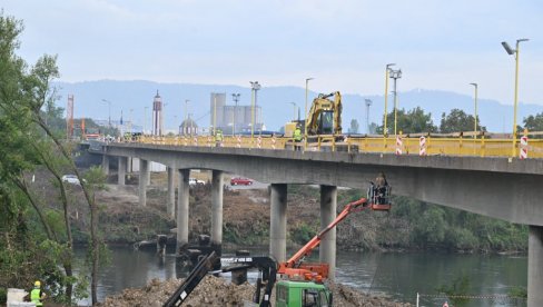 OBILAZAK RADOVA NA MOSTU KOD KARAKAJA: Treći dan boravka Vučića u Podrinju