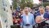 PREDSEDNIK OBIŠAO RADOVE NA MOSTU KOD KARAKAJA: Treći dan boravka Vučića u Podrinju