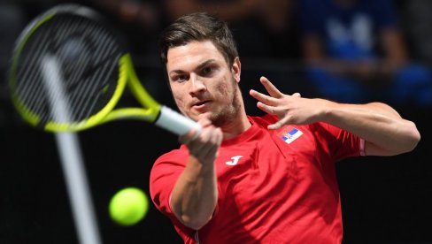 KECMANOVIĆ POBEDIO SRBINA KOJI TO NIJE: Miomir odlično započeo masters u Parizu KECMANOVIĆ POBEDIO SRBINA KOJI TO NIJE: Miomir odlično započeo masters u Parizu