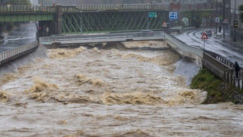 POPLAVE EVAKUIŠU EVROPLJANE: U strahu od sutrašnjice, građani napuštaju domove, traže se nestali