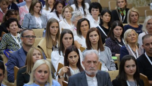 SKUP SRPSKIH BIBLIOTEKARA: Tajne sveta su u knjigama