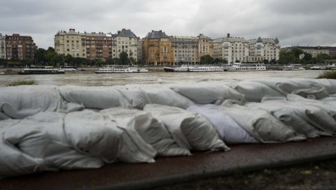 NIVO DUNAVA DOSTIGAO MAKSIMUM: Upozorenja na poplave u Mađarskoj na snazi do subote